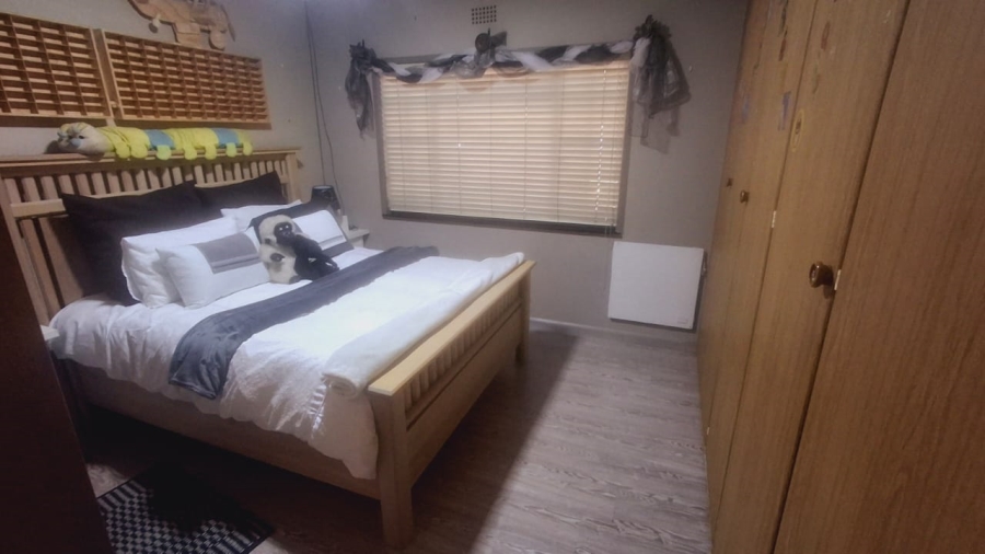 5 Bedroom Property for Sale in Vaalpark Free State